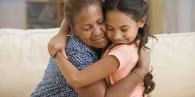 Dạy con về lòng trắc ẩn cha mẹ nên áp dụng cách như thế nào