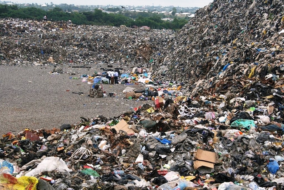 Rác ngập tràn các thị trấn ở Hà Tĩnh gây ô nhiễm môi trường