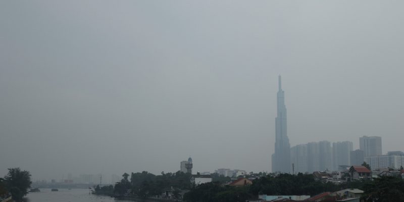 TP.HCM ngập chìm trong làn sương mù vì ô nhiễm không khí